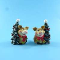 Decorative pig shaped resin christmas ornaments with christmas tree decor